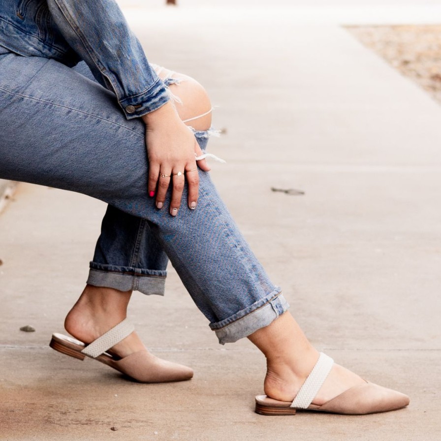 * Journee Collection Roxeene Flats Mules