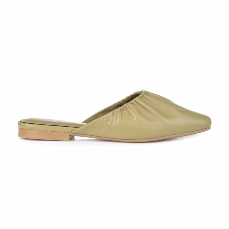 * Journee Collection Flats Elizza Mules