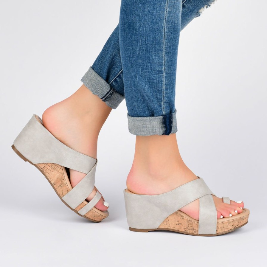 * Journee Collection Rayna Wedge