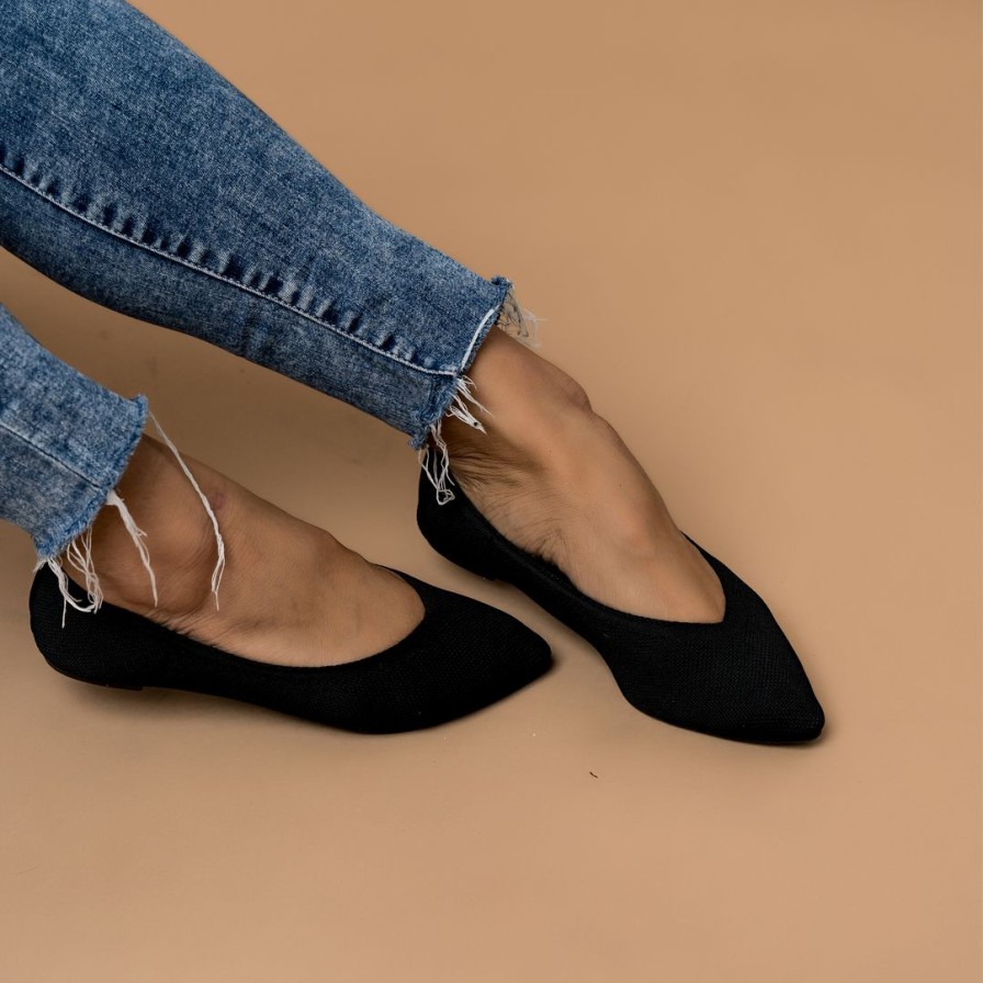 * Journee Collection Veata Flats Ballet