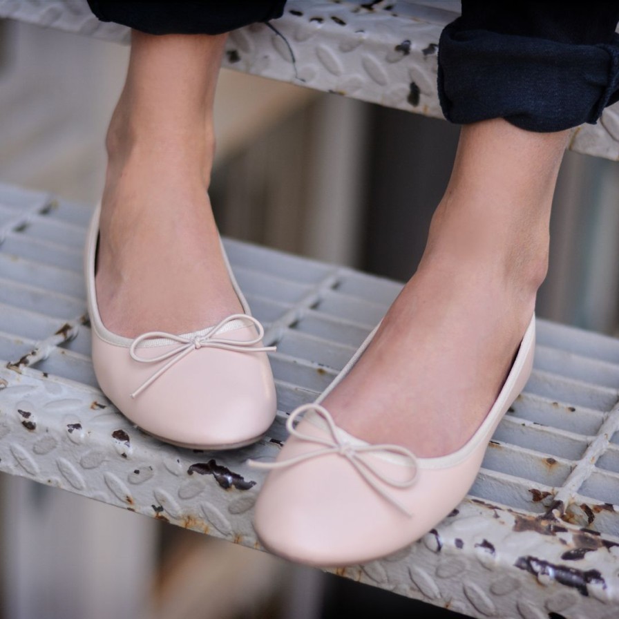 * Journee Collection Vika Flats Ballet